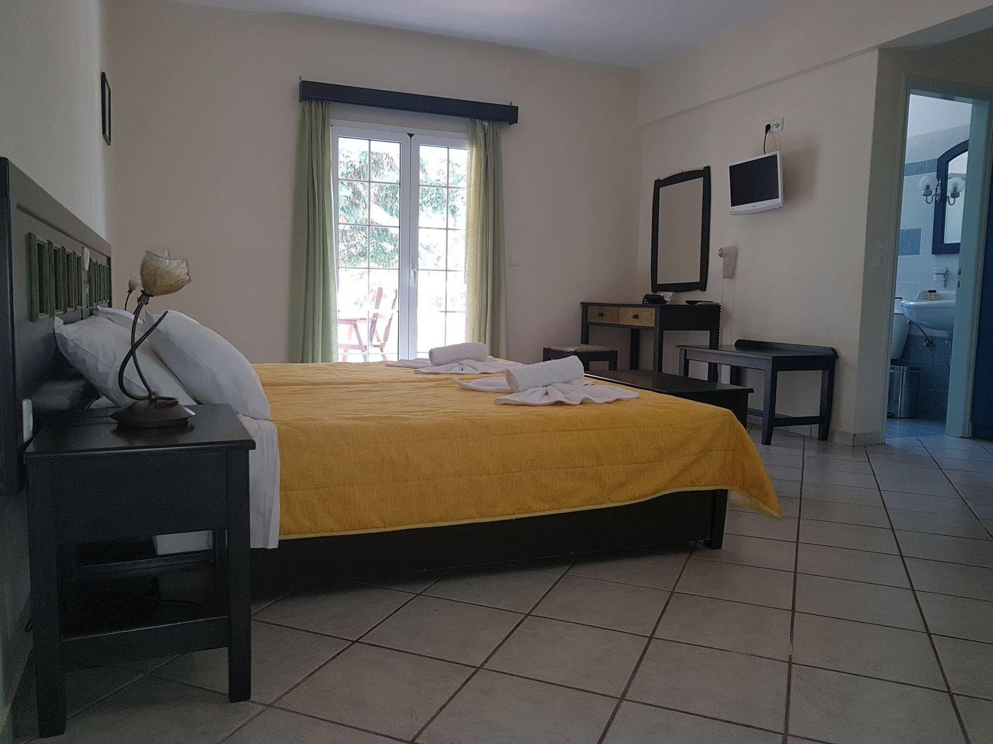 Pantonia Apartments Agia Pelagia  Bagian luar foto